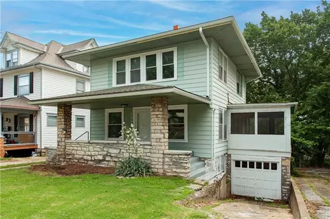 2843 Parkwood Blvd, Kansas City, KS 66104