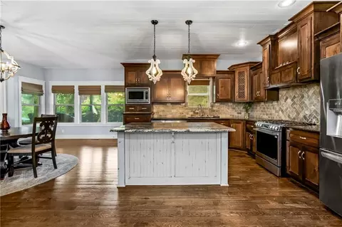 Kitchen - 4527 Verona Dr, Riverside, MO 64150 photo 2 of 3