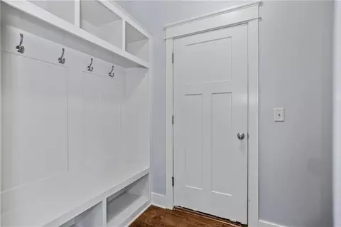 Entry Way - 4527 Verona Dr, Riverside, MO 64150 photo 2 of 4
