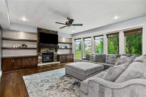 Living - 4527 Verona Dr, Riverside, MO 64150 photo 1 of 5