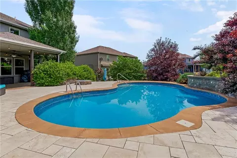 Exterior - 4527 Verona Dr, Riverside, MO 64150 photo 5 of 5