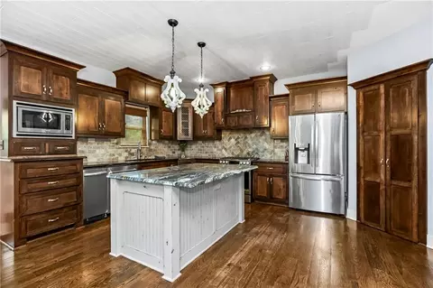 Kitchen - 4527 Verona Dr, Riverside, MO 64150 photo 1 of 3