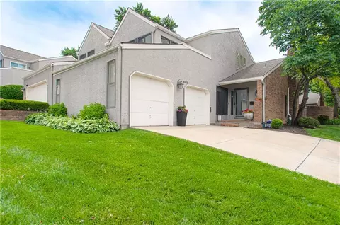6243 Rosewood Ct, Mission, KS 66205