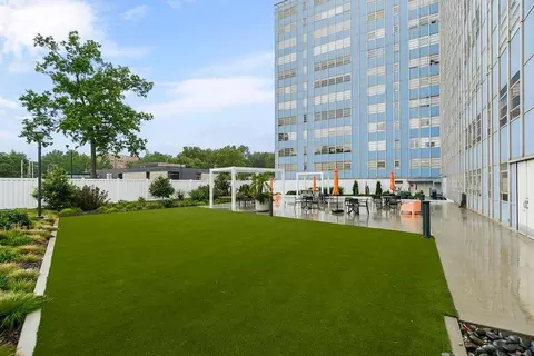 333 W Meyer Blvd #615, Kansas City, MO 64113