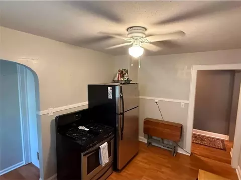 Kitchen - 419 N Willis Ave, Independence, MO 64050 photo 2 of 2