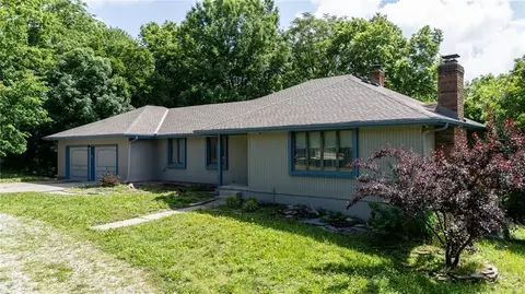 17635 Stubbs Station Rd, Camden Point, MO 64018