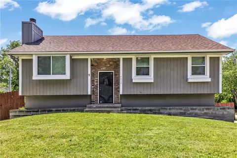 4012 S Marshall Dr, Independence, MO 64055