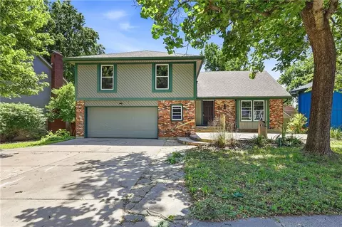 3917 NE 59th St, Gladstone, MO 64119