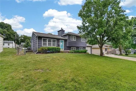 5015 N Kensington Ave, Kansas City, MO 64119