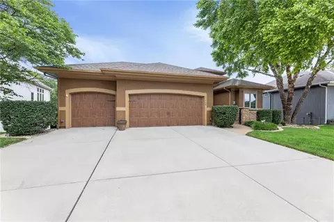 11708 Delavan Ave, Kansas City, KS 66109