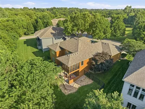 11708 Delavan Ave, Kansas City, KS 66109