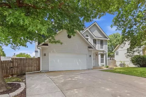 1002 E Green Gables St, Olathe, KS 66061