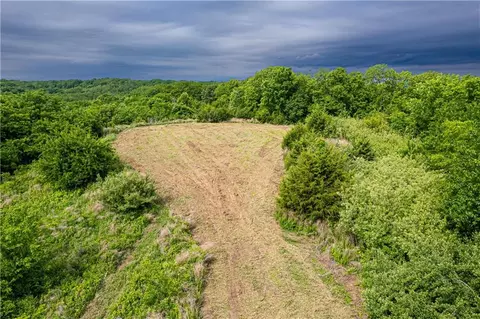 1449 SE Turner Rd, Saint Joseph, MO 64504