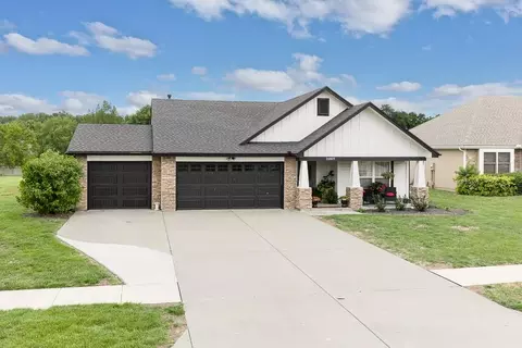 16809 Sheehan Rd, Basehor, KS 66007