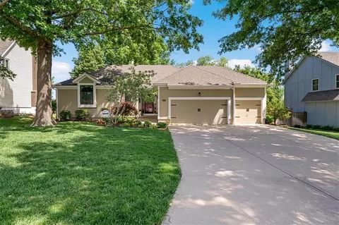 5408 W 153rd St, Leawood, KS 66224