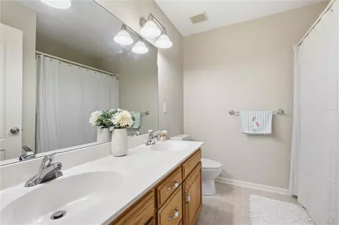 Bath - 2353 SW Switchback Ct, Lees Summit, MO 64082 photo 2 of 3