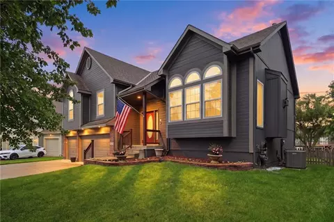 2353 SW Switchback Ct, Lees Summit, MO 64082