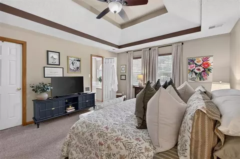 Bedroom - 410 E Neil Chiles Rd, Buckner, MO 64016 photo 2 of 6
