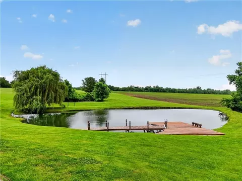 Exterior - 410 E Neil Chiles Rd, Buckner, MO 64016 photo 1 of 4