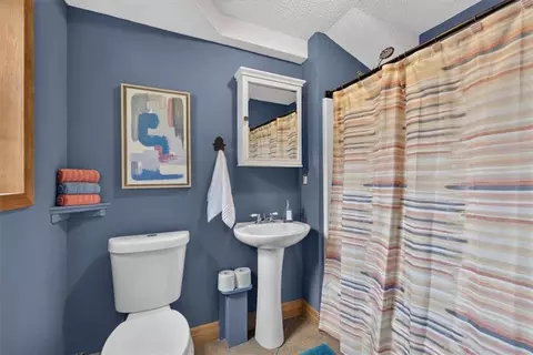 Bath - 410 E Neil Chiles Rd, Buckner, MO 64016 photo 5 of 5
