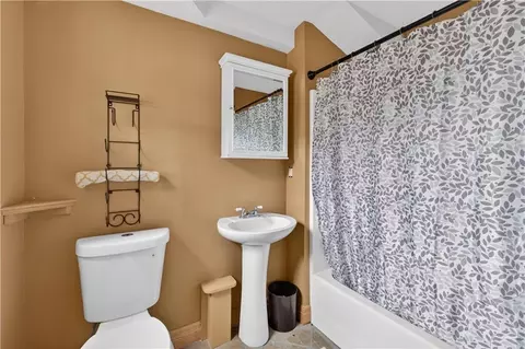 Bath - 410 E Neil Chiles Rd, Buckner, MO 64016 photo 5 of 5