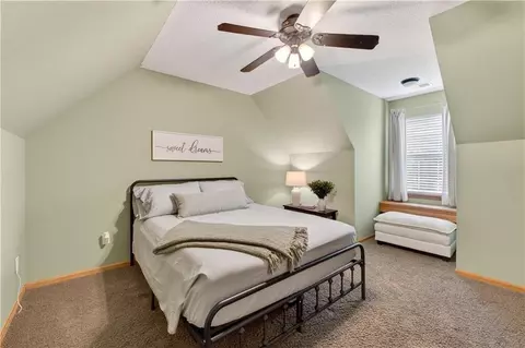 Bedroom - 410 E Neil Chiles Rd, Buckner, MO 64016 photo 4 of 5