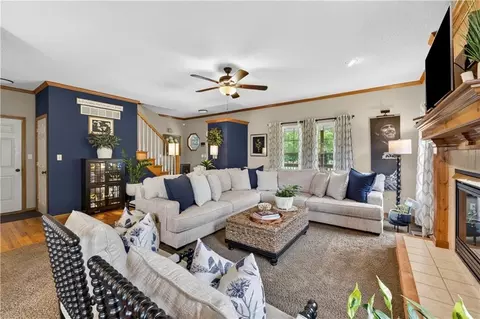 Living - 410 E Neil Chiles Rd, Buckner, MO 64016 photo 1 of 3