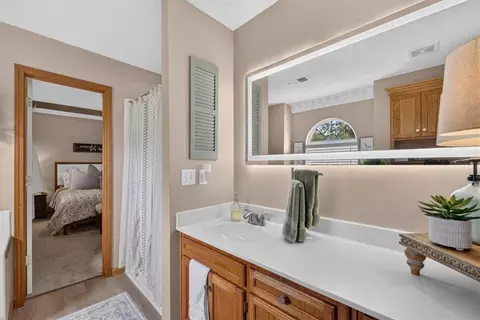 Bath - 410 E Neil Chiles Rd, Buckner, MO 64016 photo 3 of 5