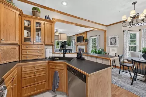 Kitchen - 410 E Neil Chiles Rd, Buckner, MO 64016 photo 2 of 3
