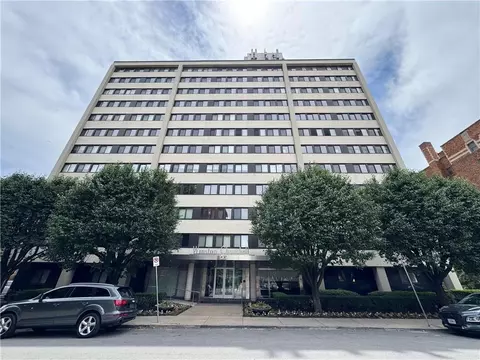 803 W 48th St #701, Kansas City, MO 64112