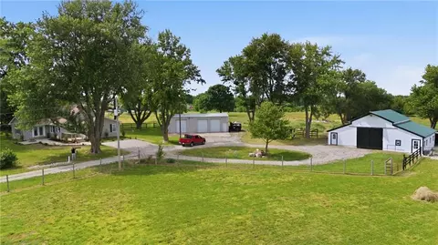 19322 Springdale Rd, Leavenworth, KS 66048