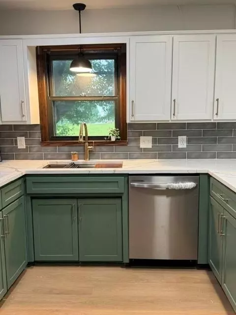 Kitchen - 1003 Todd St, Cameron, MO 64429 photo 6 of 7