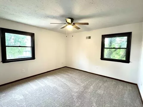 Bedroom - 1003 Todd St, Cameron, MO 64429 photo 4 of 9