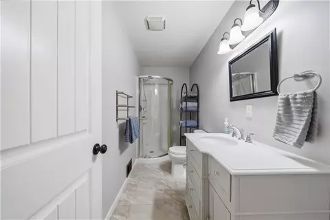 Bath - 2596 1700 Rd, Fall River, KS 67047 photo 1 of 6