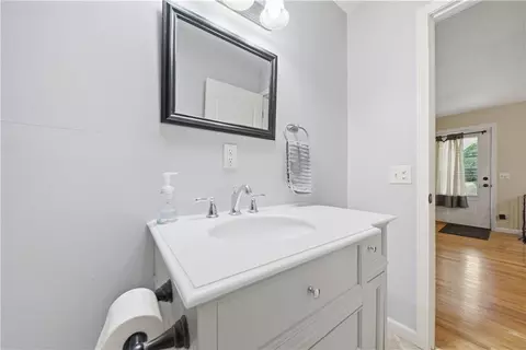 Bath - 2596 1700 Rd, Fall River, KS 67047 photo 2 of 6