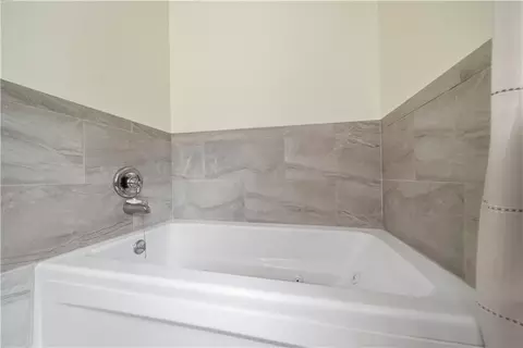 Bath - 2596 1700 Rd, Fall River, KS 67047 photo 6 of 6