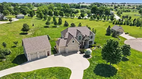 25162 176th St, Leavenworth, KS 66048