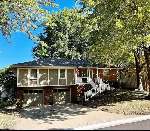 16012 W 139th Ter, Olathe, KS 66062
