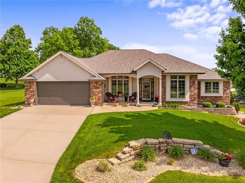 3805 S Beatrice Dr, Independence, MO 64055