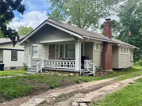 1810 E 70th St, Kansas City, MO 64130