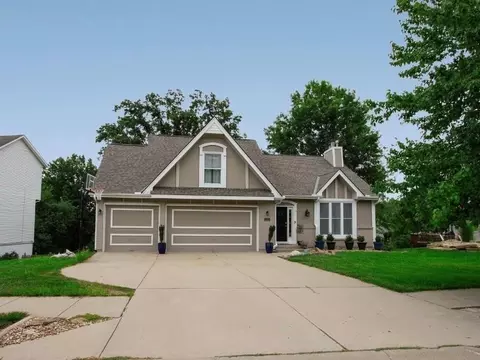 5823 N Mayview Ave, Kansas City, MO 64151