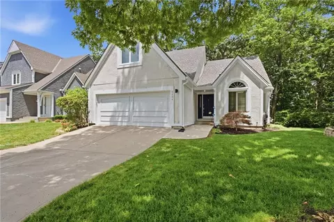 6204 W 126th St, Overland Park, KS 66209