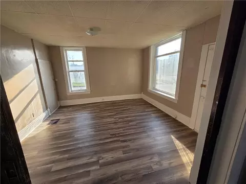1325 Mitchell Ave, Saint Joseph, MO 64503 photo 2