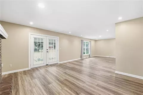 Living - 203 N Murphy Dr, Raymore, MO 64083 photo 4 of 6