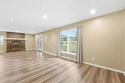 Living - 203 N Murphy Dr, Raymore, MO 64083 photo 1 of 6