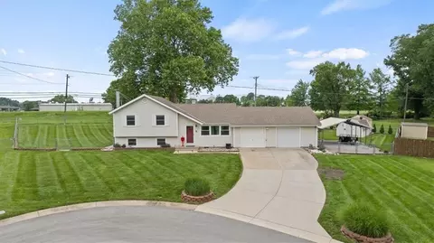 420 NE Village Ct, Lees Summit, MO 64063