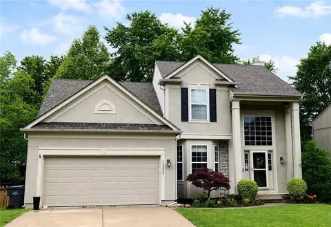 15223 W 156th Ct, Olathe, KS 66062