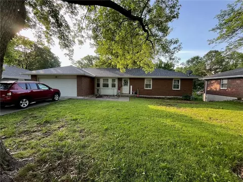 5317 Queal Dr, Shawnee, KS 66203