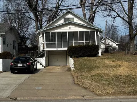522 E Walnut St, Independence, MO 64050