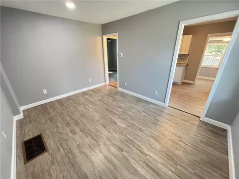 11117 E 15th St, Independence, MO 64052 photo 4